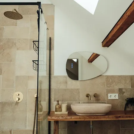 Urban Loft I Stilvoll Wohnen In Historischer Textilfabrik In Zentraler Lage Von Landau *